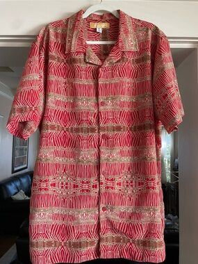 Silver Silk Red Patterned Short-Sleeve Casual Button-Down Shirt